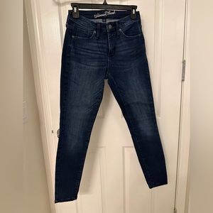 High Waisted Ankle Cut Jeans: Size 26